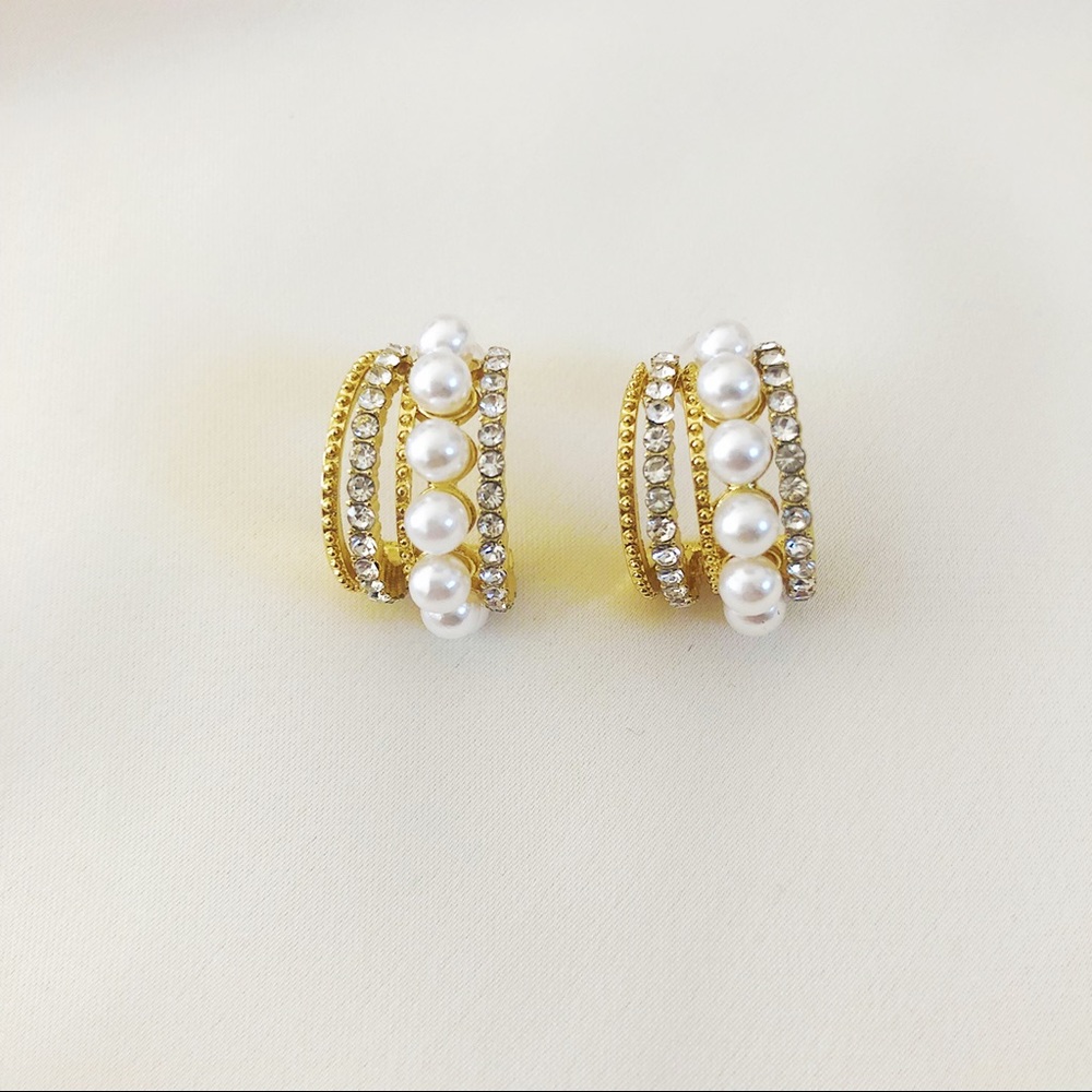 Pearl Design Hoop Earrings